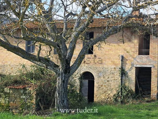 Rustico in vendita a Bevagna, Umbria