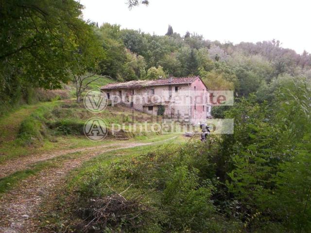 Rustico in vendita a Sesto di Moriano, Bagni Di Lucca Ponte