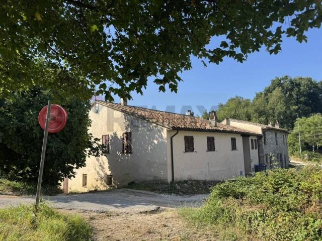 Rustico in vendita a Valtopina, Umbria