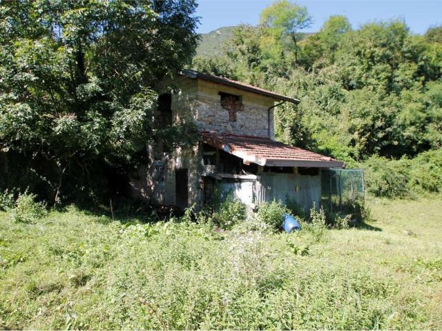 Rustico in vendita a Sant'omobono Imagna, Lombardia