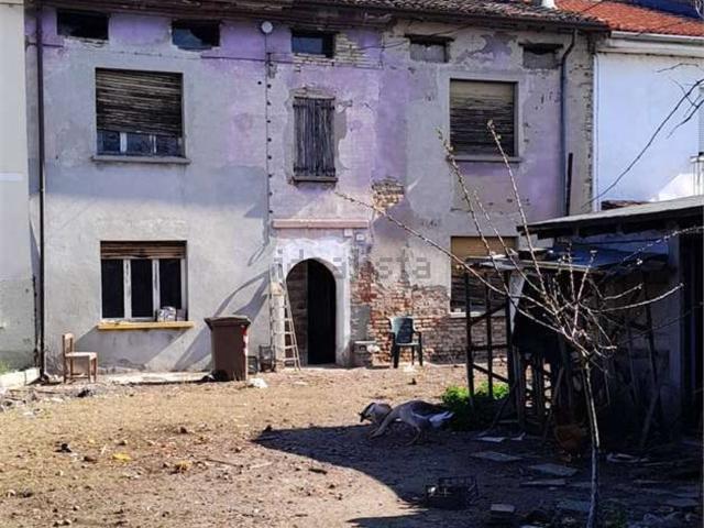 Rustico in vendita a Gazzuolo, Lombardia