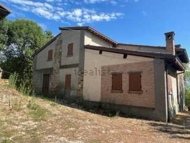 Rustico in vendita a Lugagnano Val D'arda, Reggio Emilia