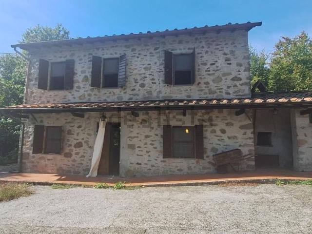 Rustico in vendita a Colognora di Pescaglia, Pescaglia