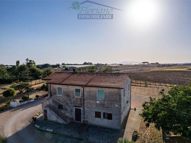 Rustico in vendita a Montalto Di Castro, Lazio