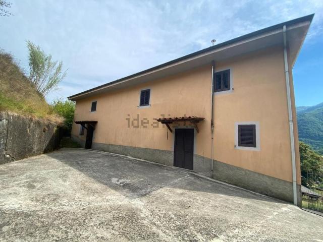 Rustico in vendita a Unione dei comuni Media Valle del Serchio, Coreglia Antelminelli