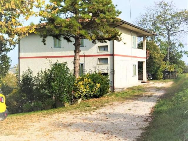 Rustico in vendita a Piattoni, Marche