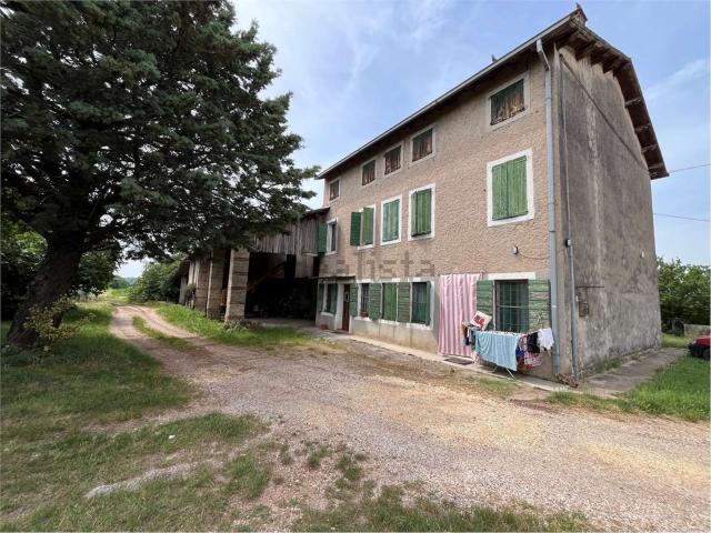 Rustico in vendita a Sommacampagna, Veneto