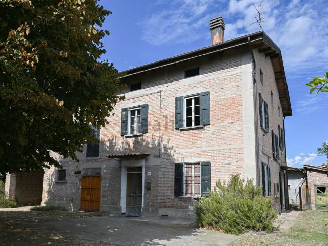 Rustico in vendita a Unione Terre d'Acqua, Crevalcore