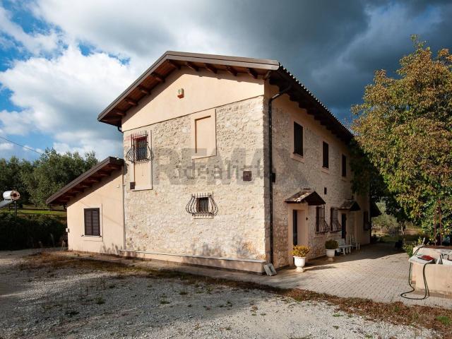 Rustico in vendita a Alvito, Lazio