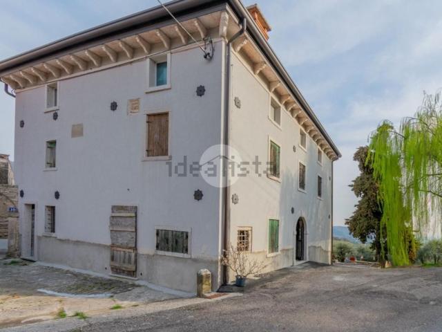 Rustico in vendita a Negrar, Veneto