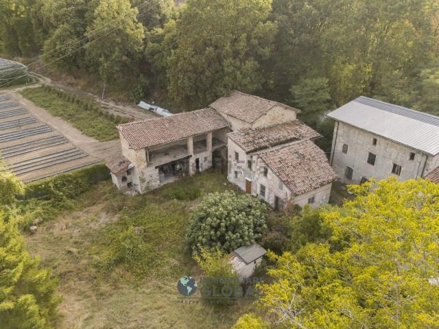 Rustico in vendita a Unione dei comuni del Distretto Ceramico, Maranello