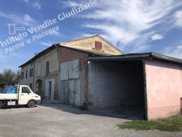 Rustico in vendita a Polesine Zibello, Busseto