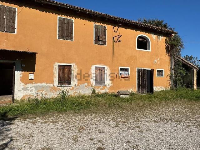 Rustico in vendita a Casier, Treviso