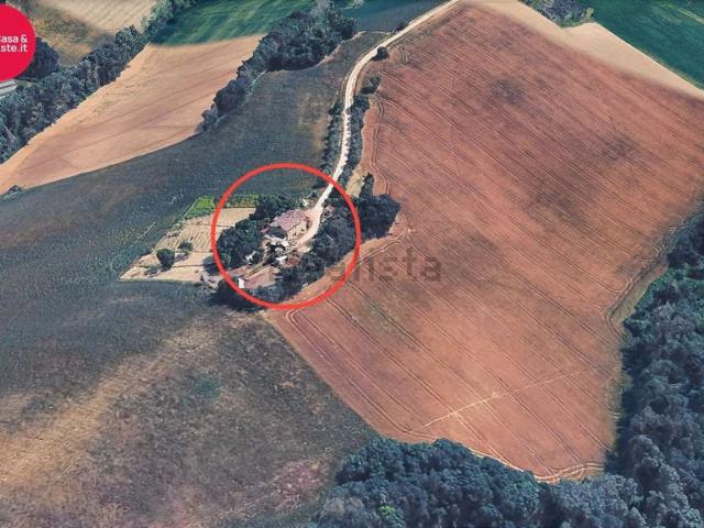 Rustico in vendita a Monte San Pietrangeli, Fermo