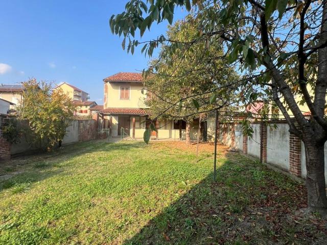 Rustico in vendita a Piemonte, Asti