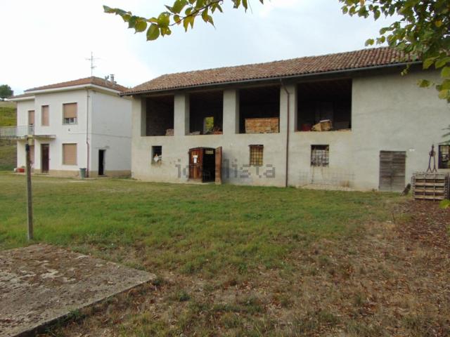 Rustico in vendita a Nizza Monferrato, Asti