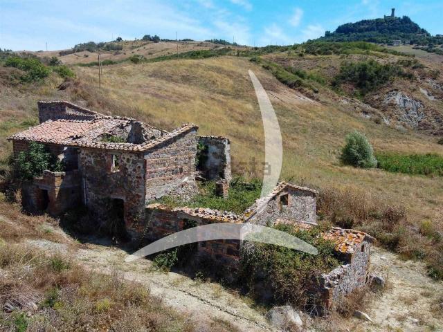 Rustico in vendita a Radicofani, Siena