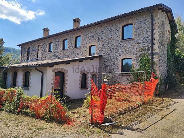 Rustico in vendita a Sferracavallo, Orvieto