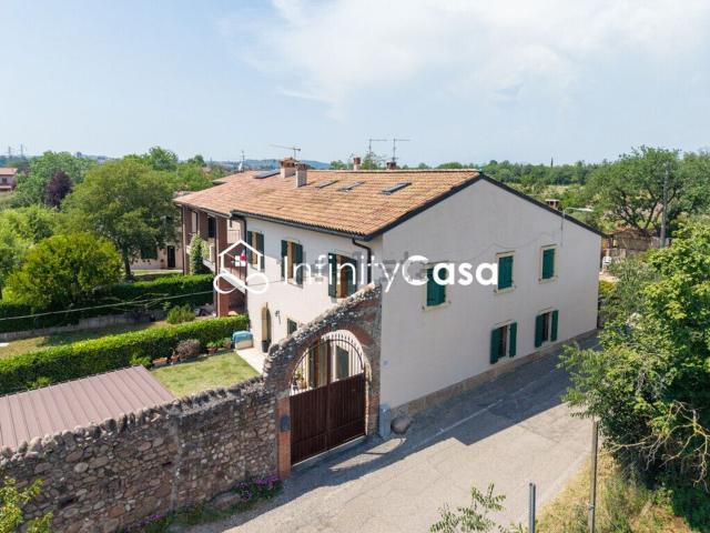 Rustico in vendita a Bussolengo, Veneto