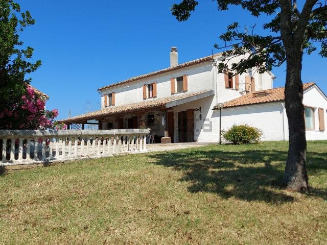 Rustico in vendita a Grancetta, Marche