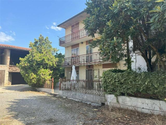 Rustico in vendita a Roncà, Veneto