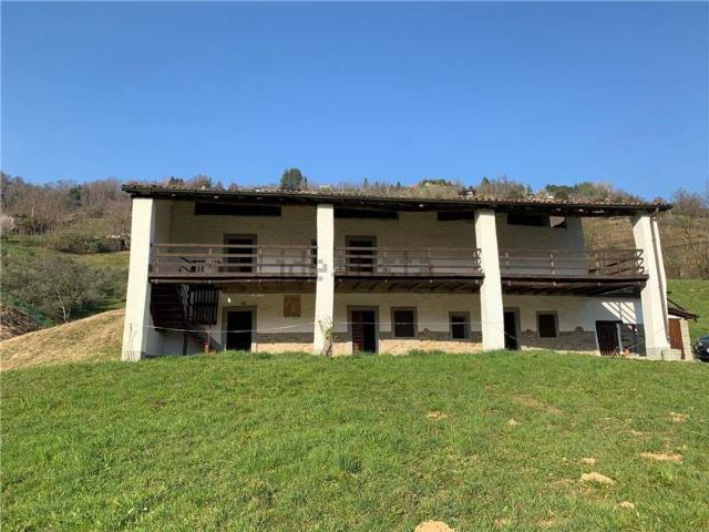 Rustico in vendita a Adrara San Martino, Lombardia