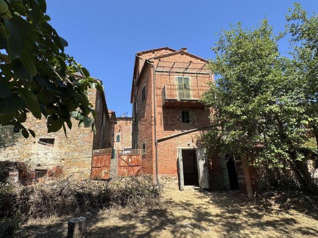 Rustico in vendita a Foiano Della Chiana, Toscana