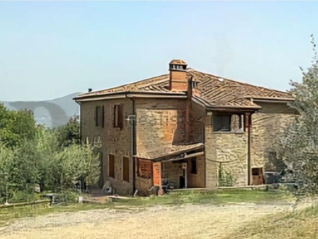 Rustico in vendita a Battifolle, Palazzo Del Pero
