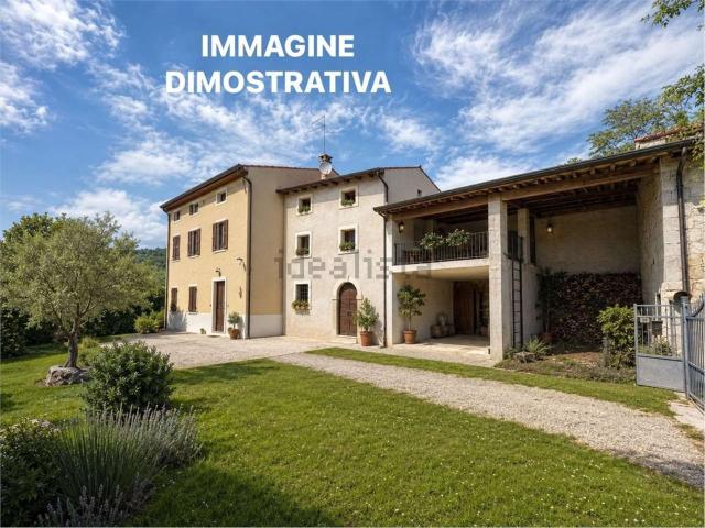 Rustico in vendita a Soave, Veneto
