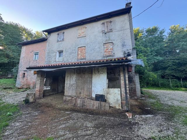 Rustico in vendita a Crocetta Del Montello, Veneto