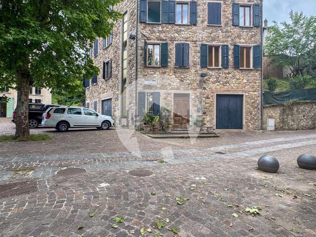 Rustico in vendita a Val d’Enza, Re