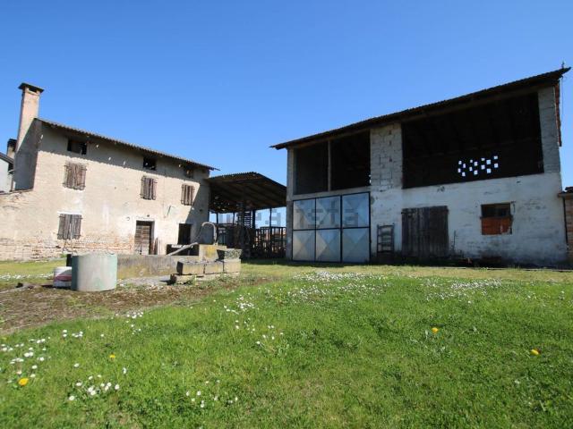 Rustico in vendita a Bagnarola, Sesto al Reghena / Siest