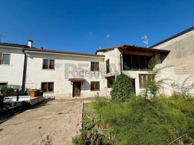 Rustico in vendita a Medole, Lombardia
