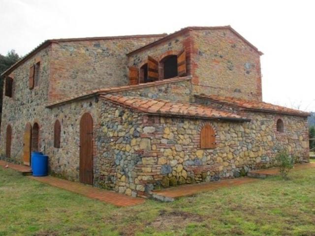 Rustico in vendita a Larderello, Toscana