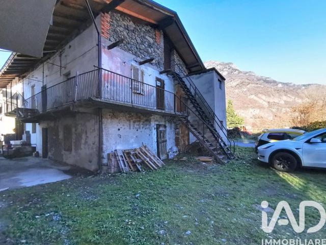 Rustico in vendita a Champdepraz, Aosta