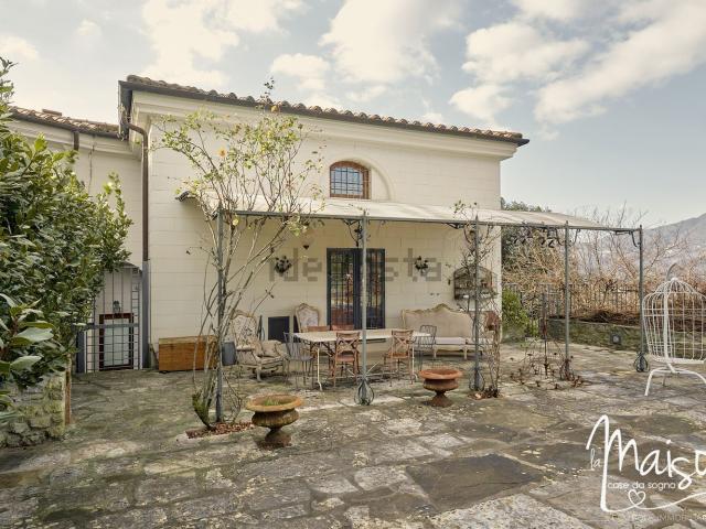 Rustico in vendita a Vaiano