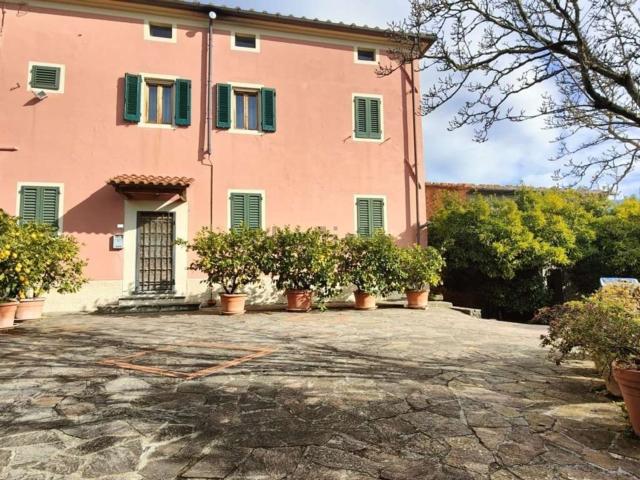 Rustico in vendita a Lamporecchio, Toscana