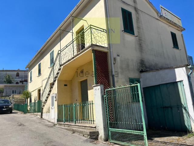 Rustico in vendita a Atri, Abruzzo