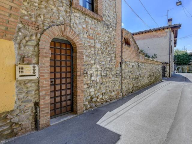 Rustico in vendita a Ospitaletto, Lombardia