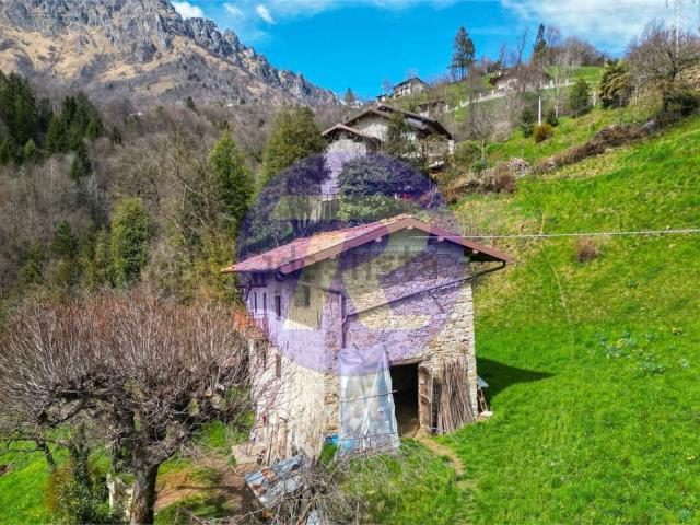Rustico in vendita a Comunità Montana della Valle Brembana, Camerata Cornello