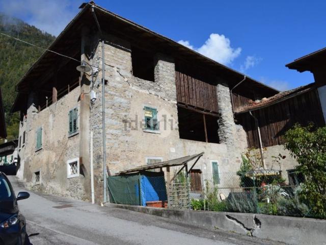 Rustico in vendita a Borzago, Spiazzo