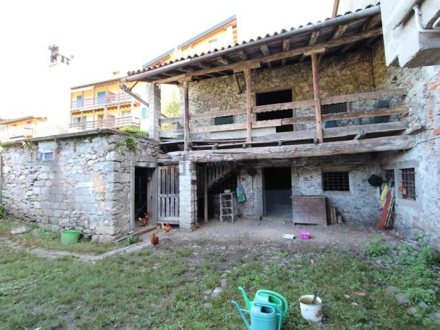 Rustico in vendita a Songavazzo, Lombardia