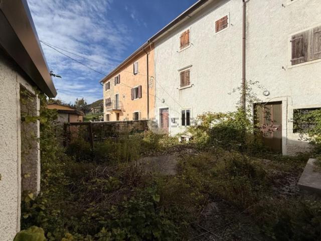 Rustico in vendita a Fumane, Veneto