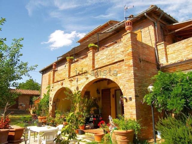 Rustico in vendita a Abbadia Di Montepulciano, Toscana