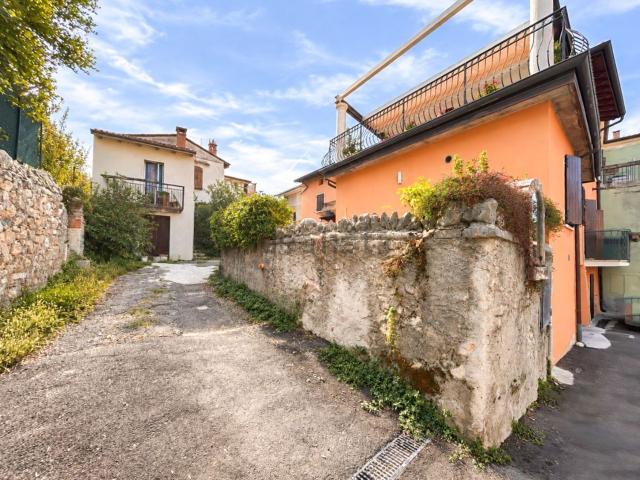 Rustico in vendita a San Pietro in Cariano, Verona