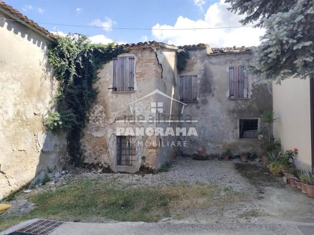 Rustico in vendita a Montescudo-Monte Colombo, Trarivi