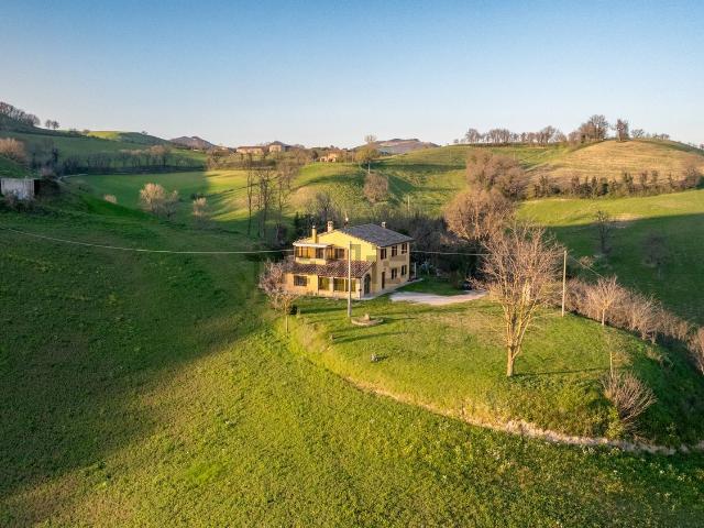 Rustico in vendita a Muraglione, Marche
