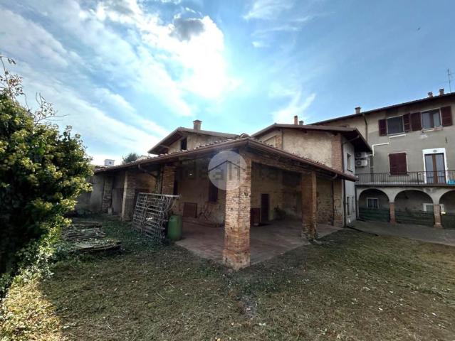 Rustico in vendita a Erbusco, Lombardia