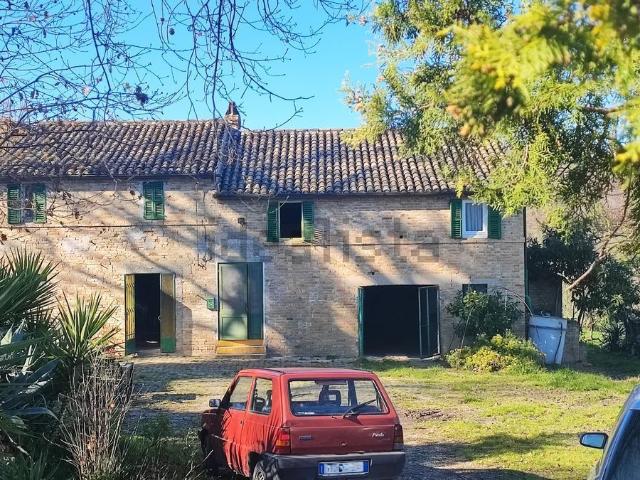 Rustico in vendita a Marche, Fermo