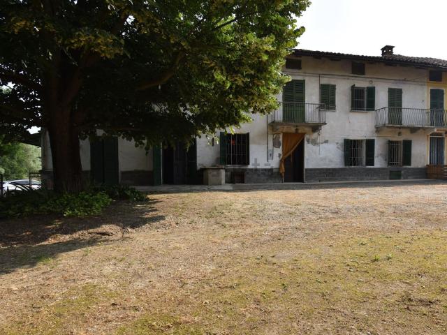 Rustico in vendita a Regione Bologna, Agliano Terme